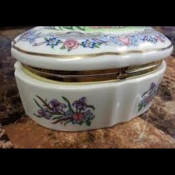 Rare 1980s Heritage Gail Limited Edition Music Box - Picture 5 of 7